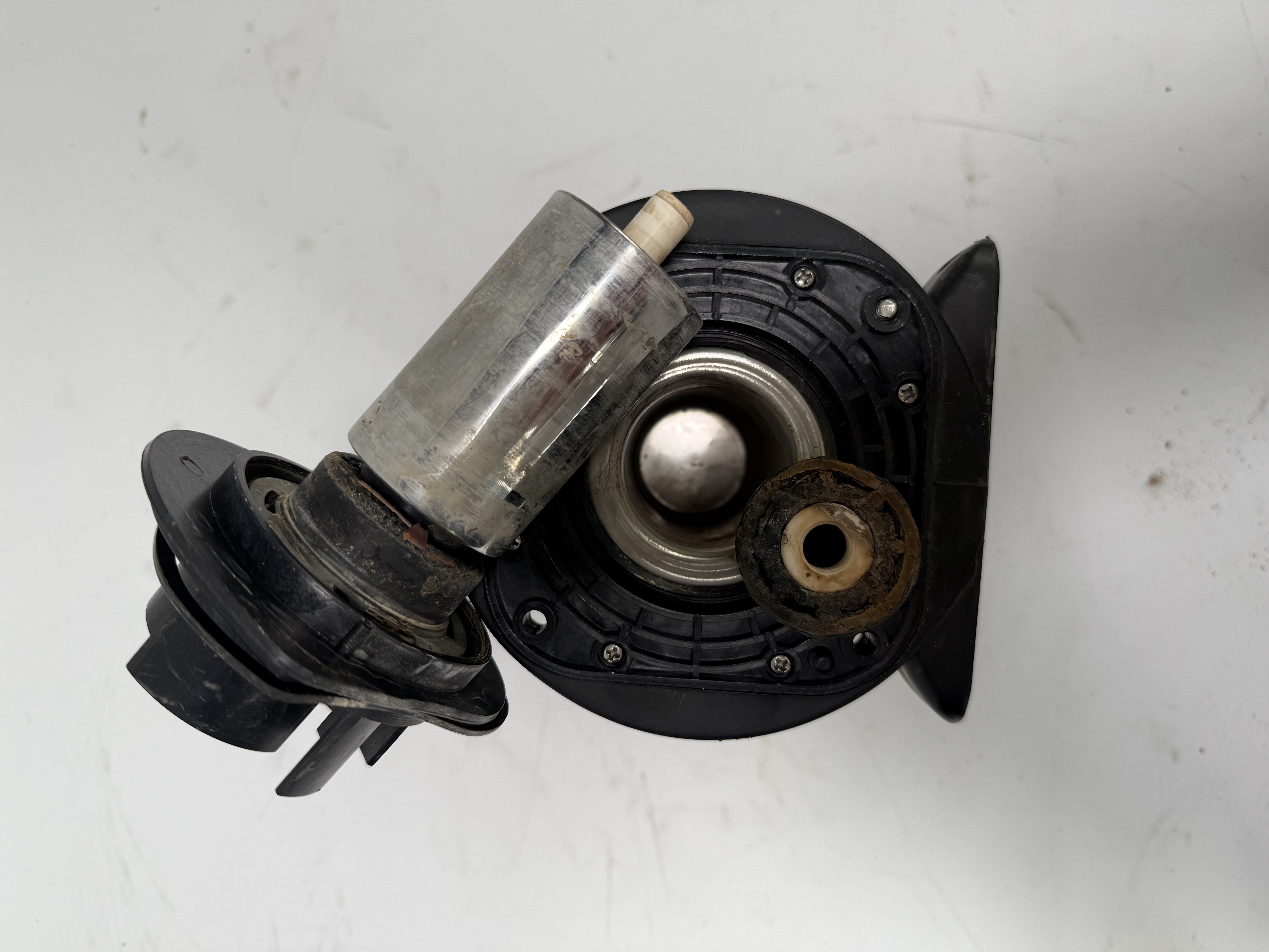 pump-impeller-bearing bad.jpg